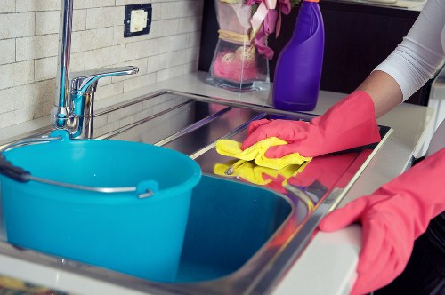 Deep cleaning support for a kitchen and bathroom in SW18
